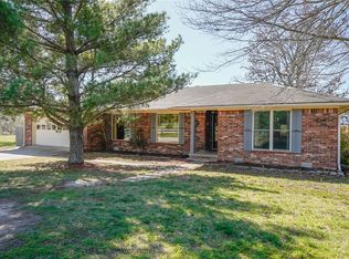10955 Otter Rd, Prairie Grove, AR 72753