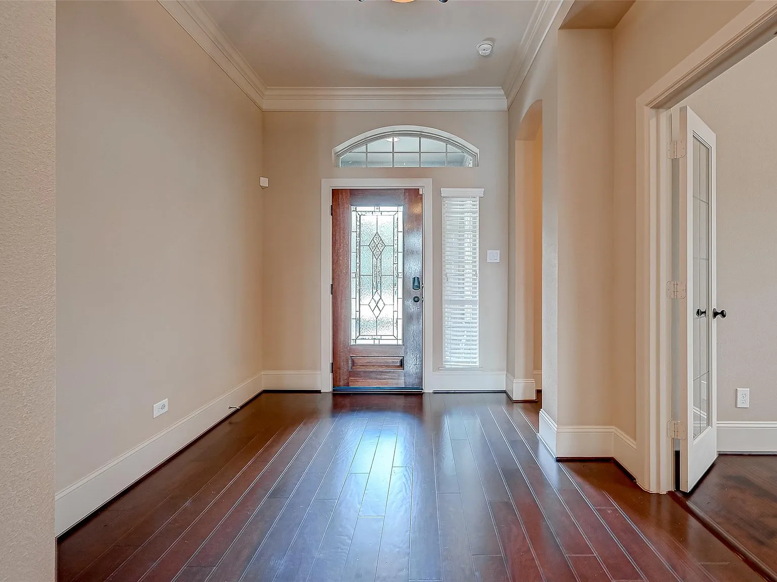 4 bed, 3.0 bath, 3575 sqft, $4,650 — Photo 4