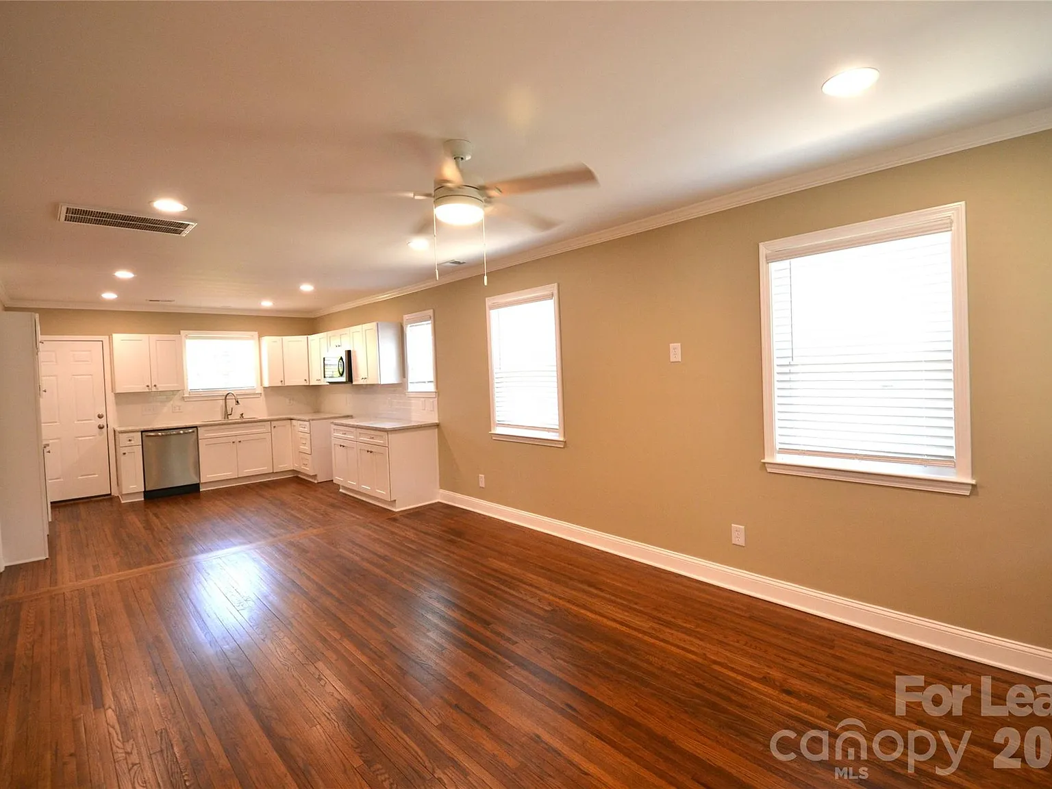 2 bed, 2.0 bath, 950 sqft, $2,100 — Photo 4