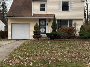 19118 Lanbury Ave, Warrensville Heights, OH 44122