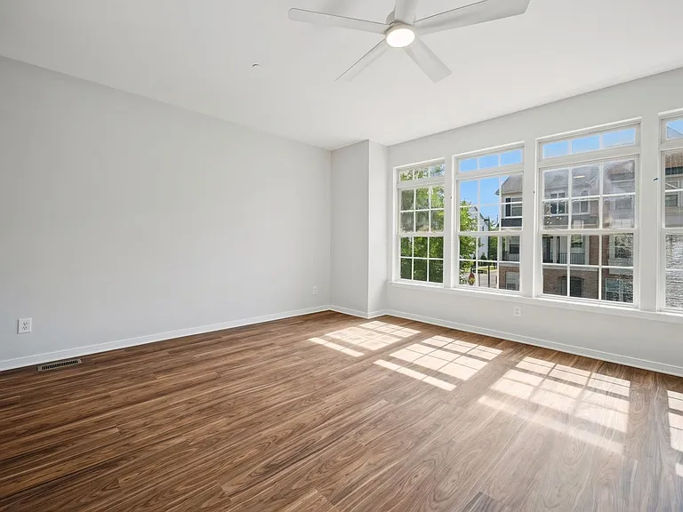 64 Transit Ln — Photo 18