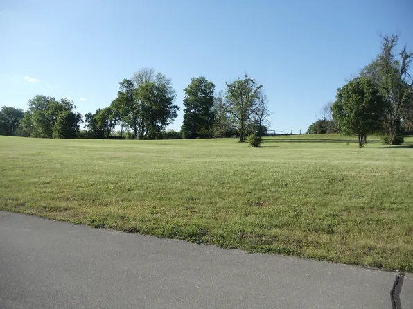 250 McFall Ln, Versailles, KY 40383