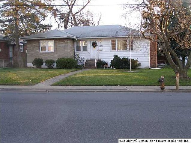 1st image of 2248 Victory Blvd
