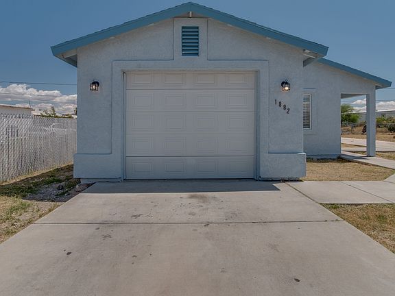 3rd image of 1882 Artesia Dr