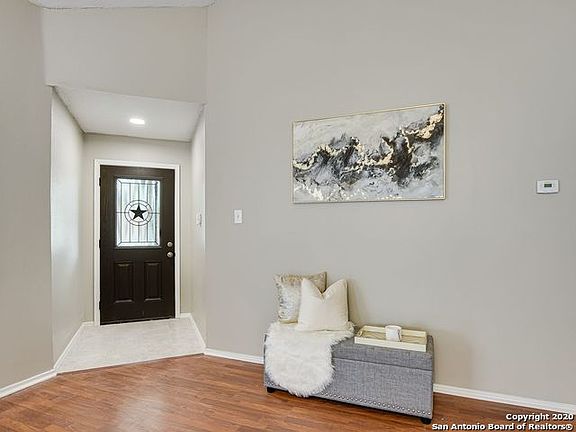 3rd image of 10302 Cedarbend Dr
