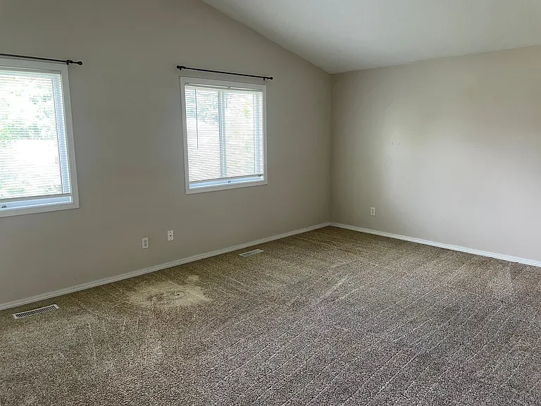 504 N Beadle Dr #C — Photo 10