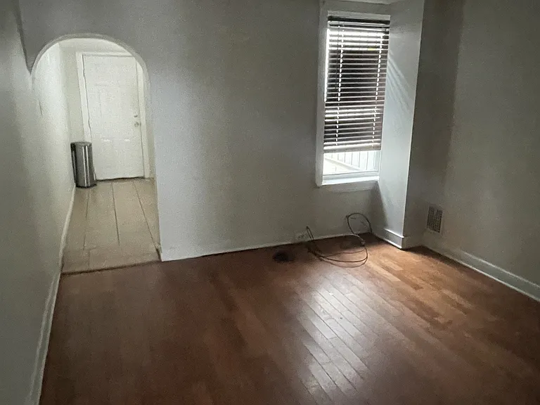 2312 Mercer St — Photo 3