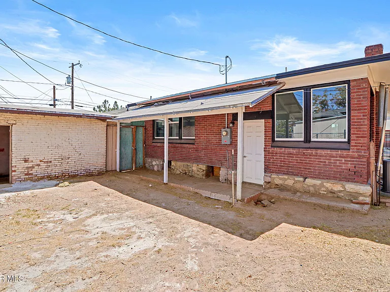 1116 N Copia St — Photo 12