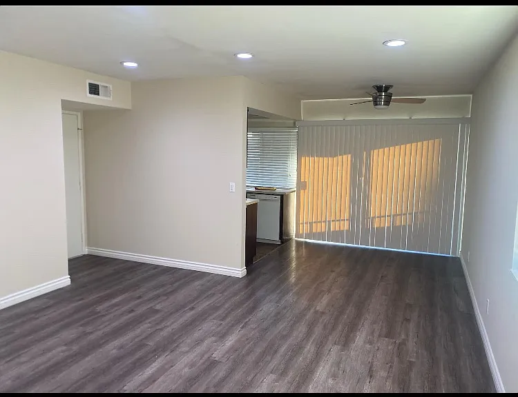 1405 Vegas Valley Dr #0 — Photo 2