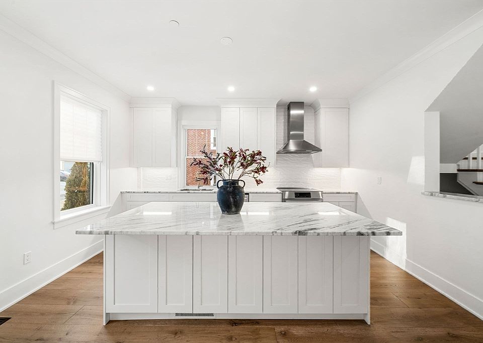 1st image of 182 Merrimac St #1