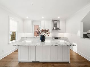 182 Merrimac St #1, Newburyport, MA 01950