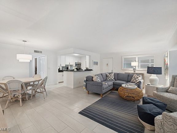 5th image of 222 Harbour Dr APT 312