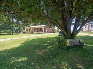 23 Sanders Dr, Leoma, TN 38468