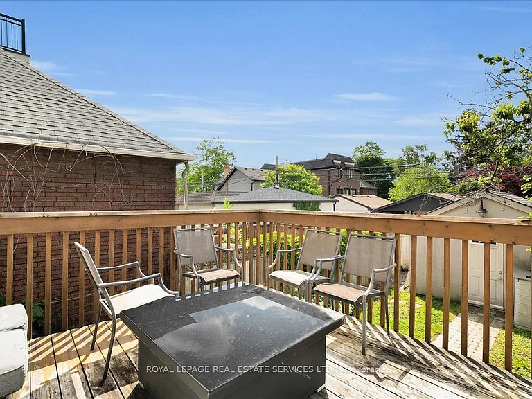 85 Bedford Park Ave — Photo 18