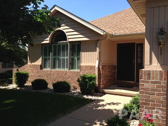 1st image of 725 W Country Meadows Ln
