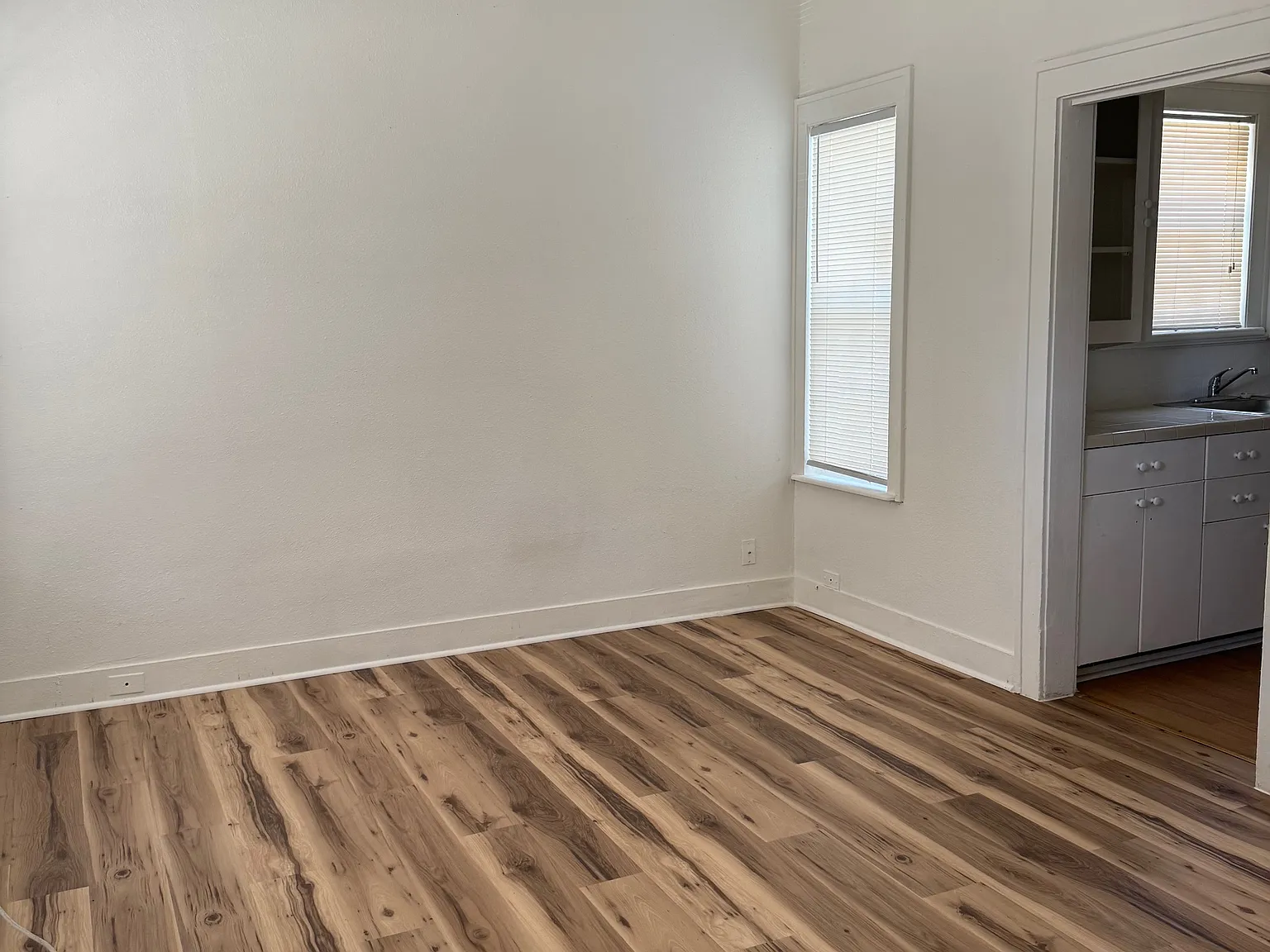 1 bed, 700 sqft, $800 — Photo 4