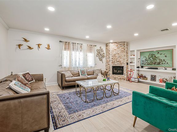 3rd image of 99-78 164th Road