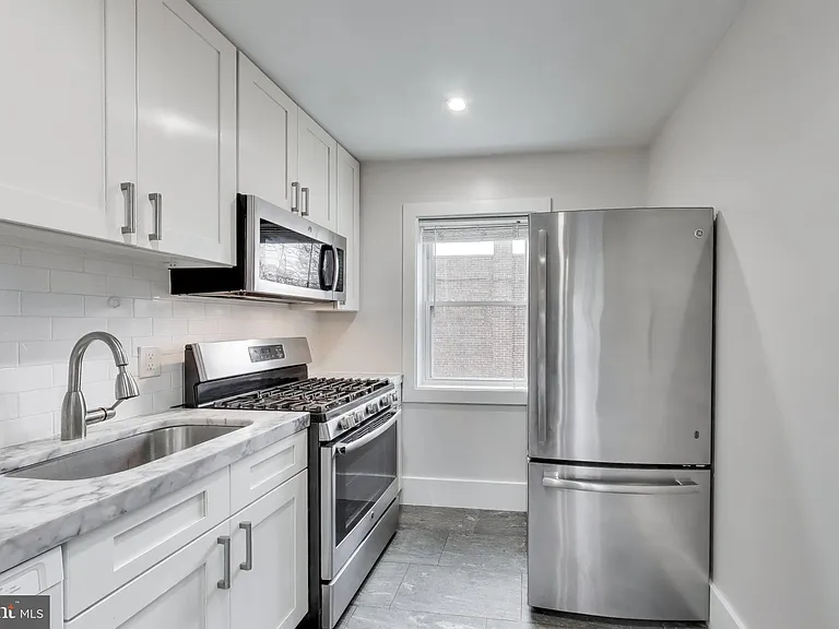 5031 H St SE #4 — Photo 8