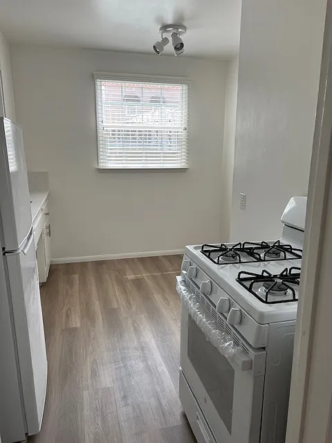 Studio, 600 sqft, $1,800 — Photo 4