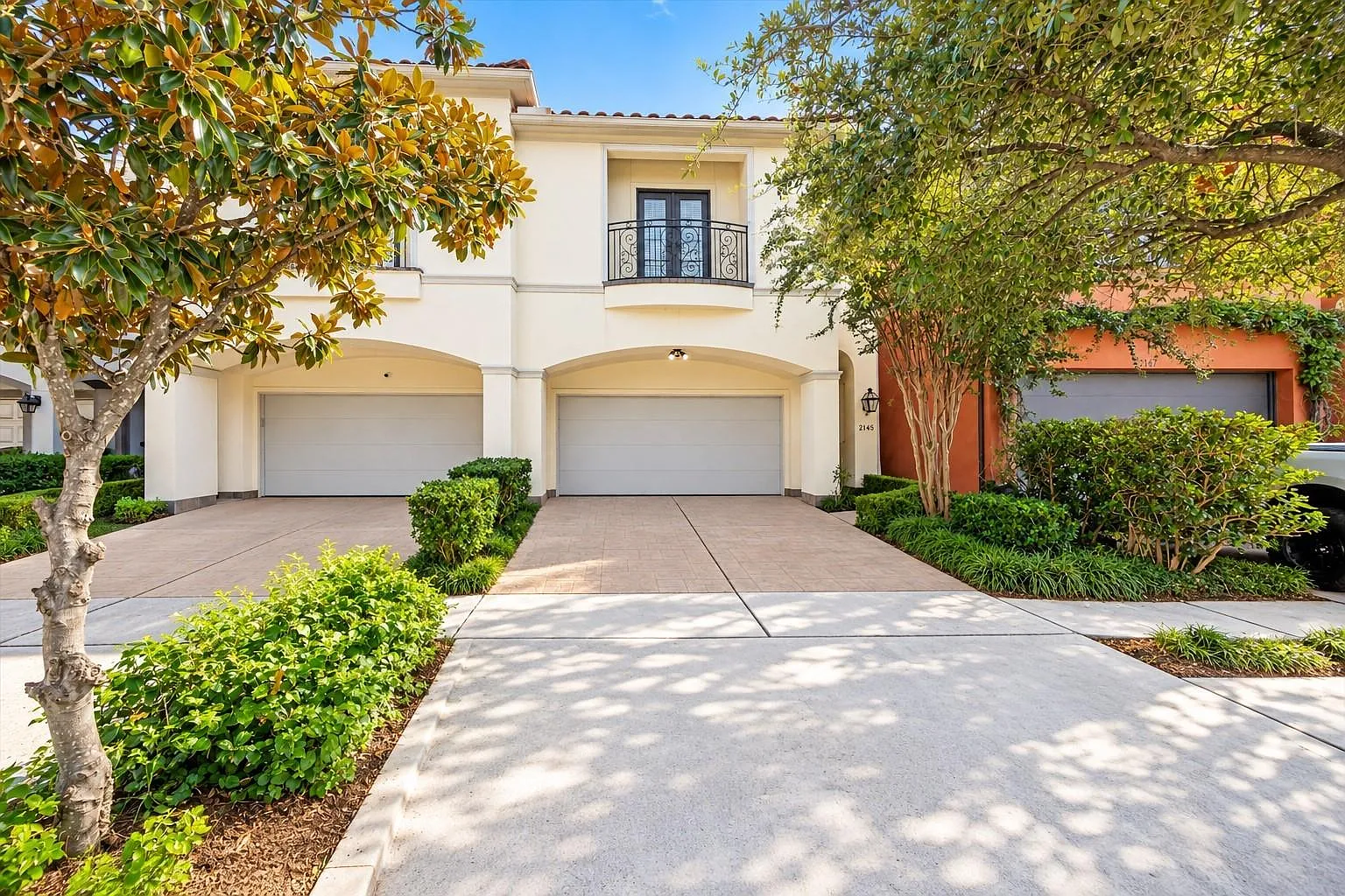 3 bed, 3.5 bath, 3178 sqft, $7,000 — Photo 2
