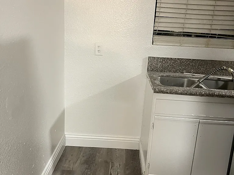 1613 Constantine Way #2 — Photo 9