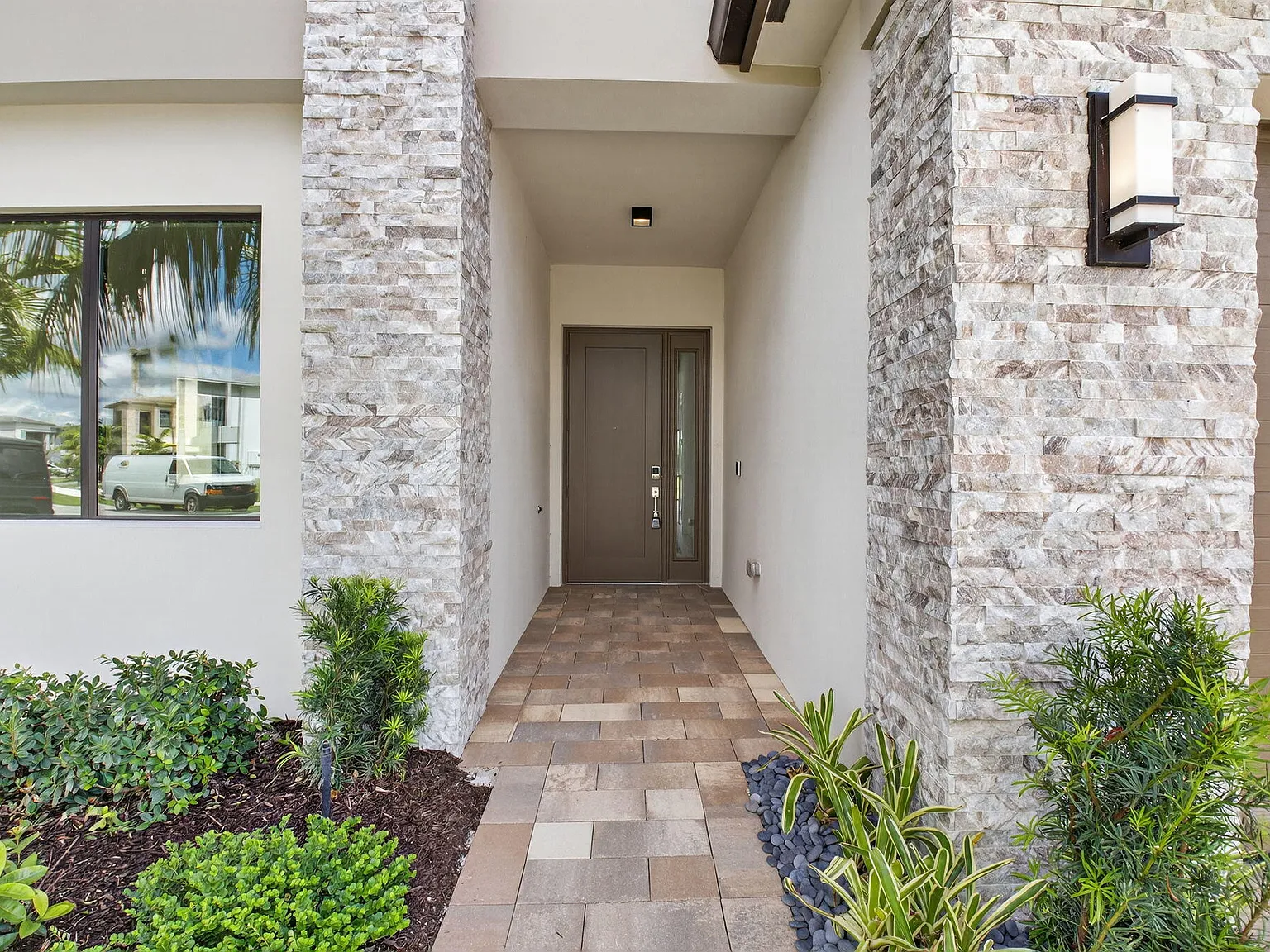 4 bed, 4.5 bath, 3373 sqft, $13,500 — Photo 4