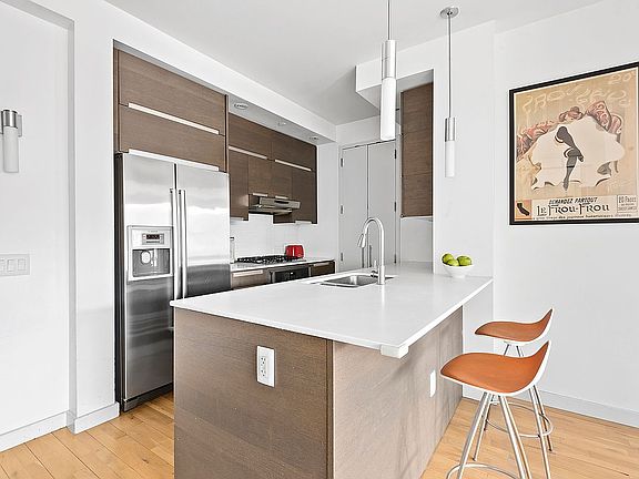 2nd image of 541 Washington Ave Unit 401