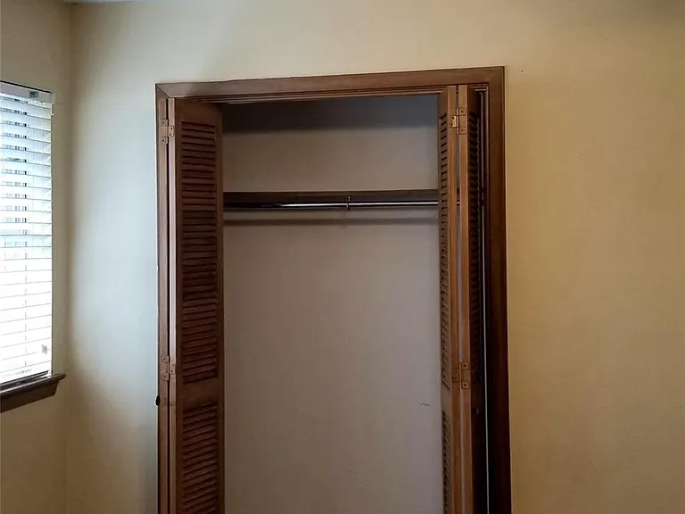 720 Mimosa Dr — Photo 5