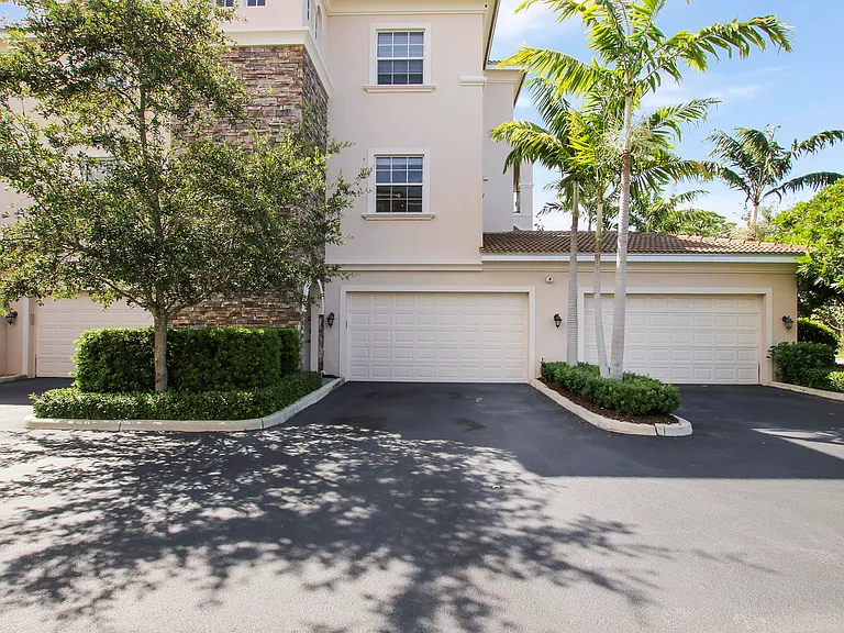 13587 Treasure Cove Cir — Photo 16