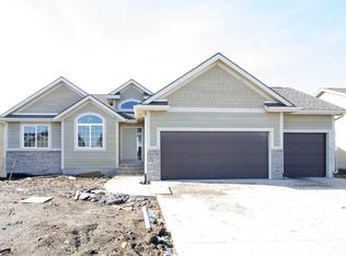 4116 NW Applewood St, Ankeny, IA 50023
