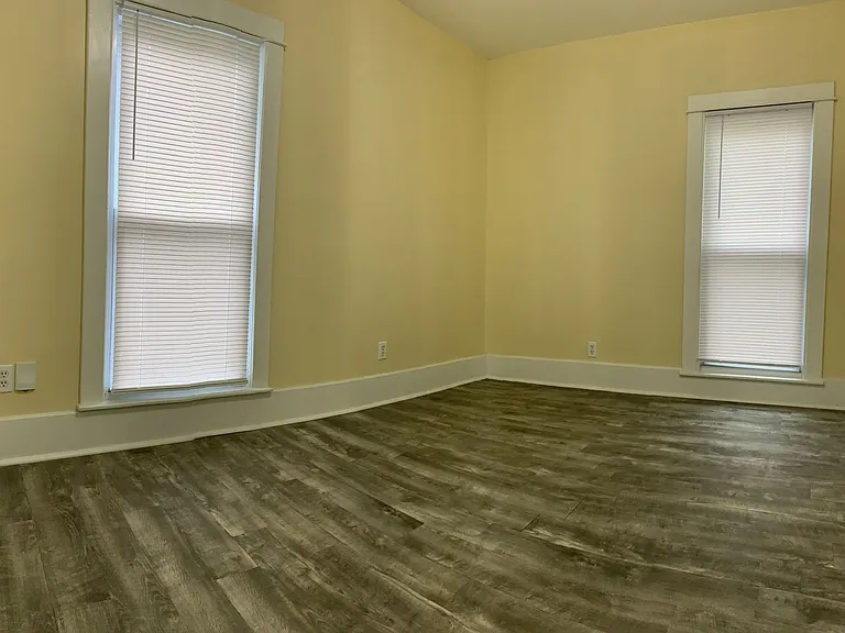 602 W Hill St — Photo 6