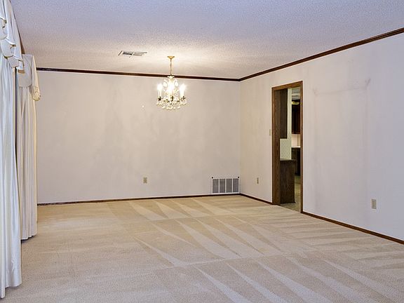 4th image of 7907 NW Folkstone Way