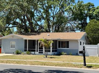 8766 91st St, Seminole, FL 33777