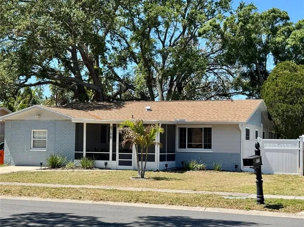 8766 91st St, Seminole, FL 33777