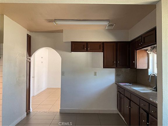 4th image of 27173 Lemon Ave
