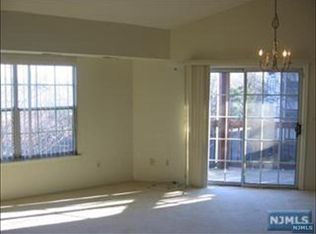 651 Jacey Dr #4325, Fort Lee, NJ 07024