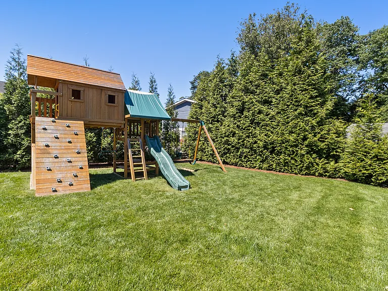 9 Deluca Dr — Photo 27