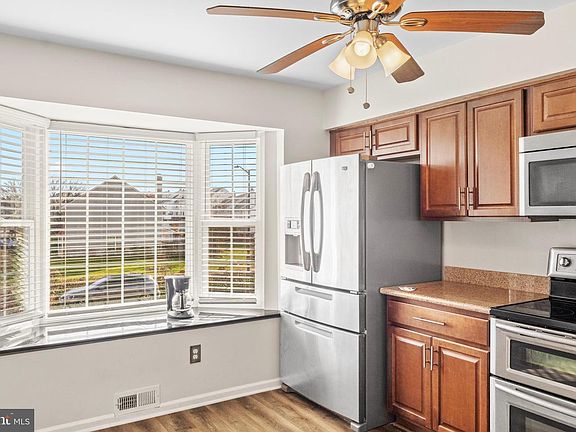 3rd image of 1400 Cox Landing Ct