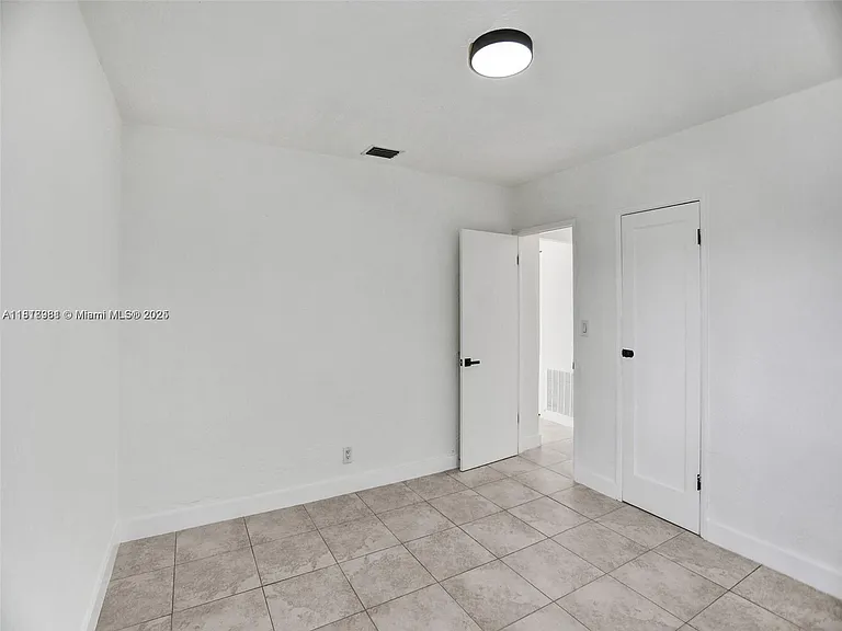 708 N 20th Ct #1-2 — Photo 39