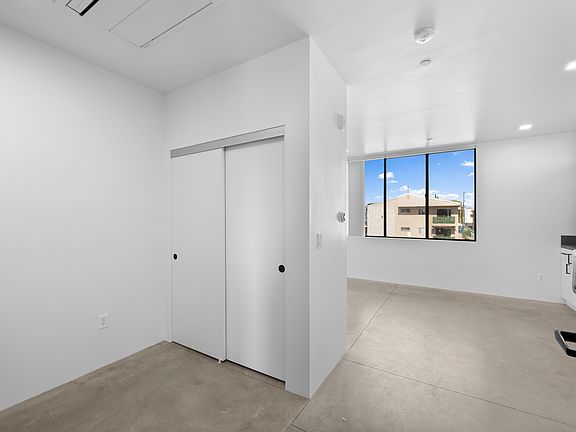 4th image of 4386 Hamilton St #6