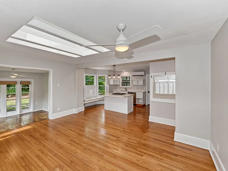 1010 Virginia Dr — Photo 16