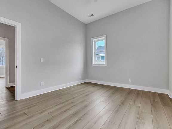 5th image of 90 Hanover St #B