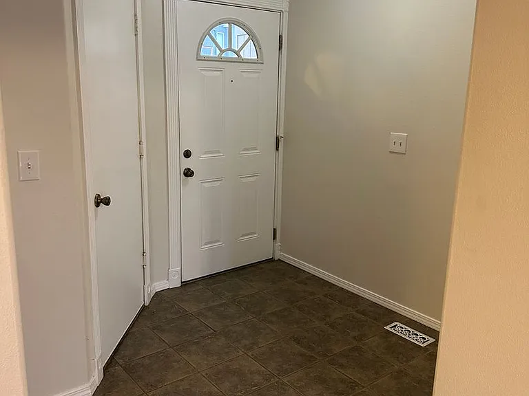4018 Sycamore Loop — Photo 16