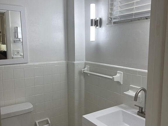 5th image of 741 NE 16th Ave #3