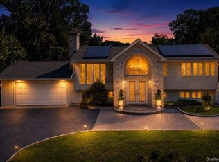 45 Dietz Ave, Lake Grove, NY 11755