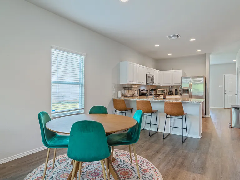 7627 Apex Lndg — Photo 12