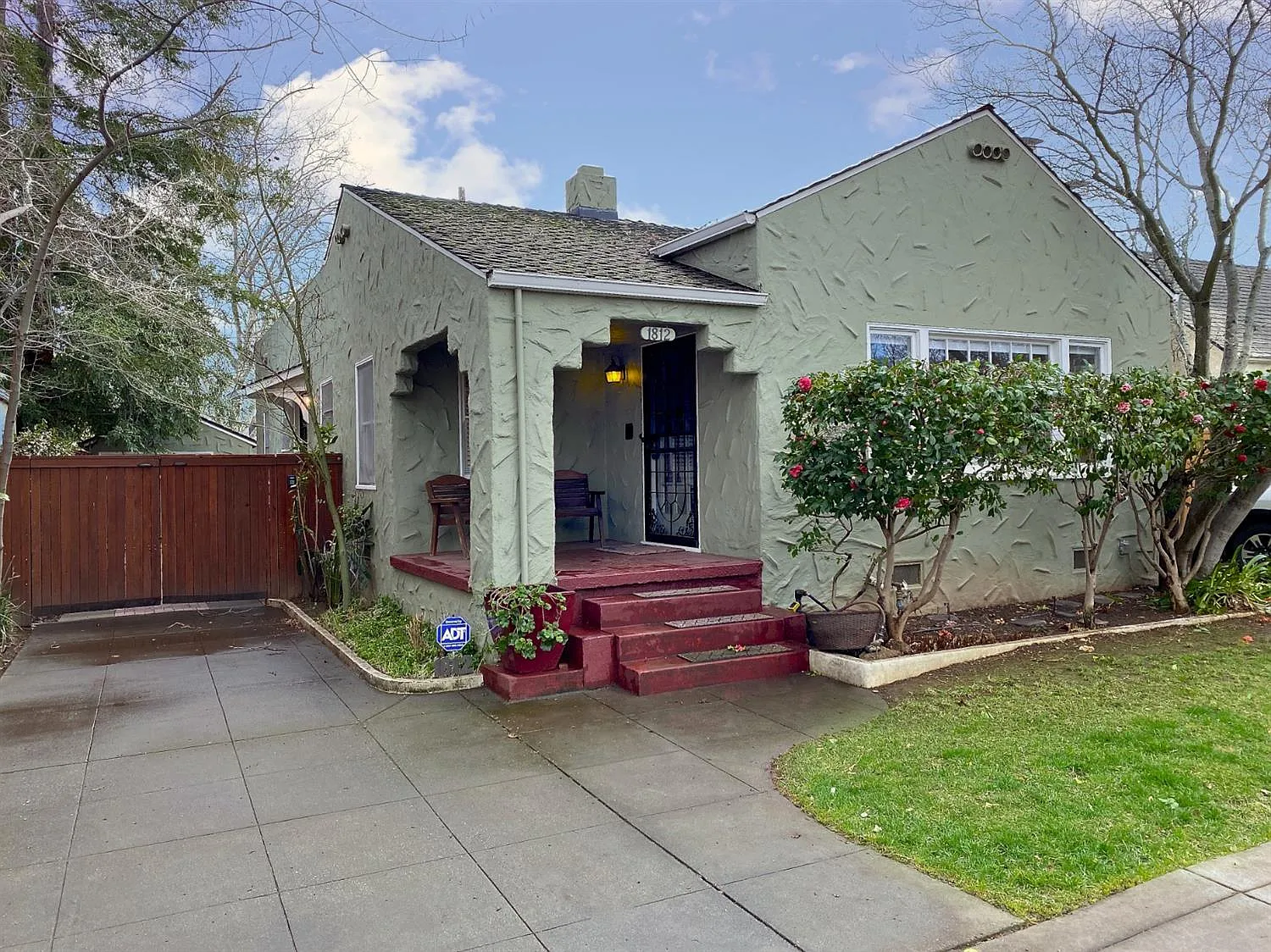 1812 2nd Ave photo 1