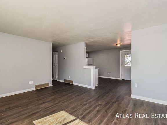 3rd image of 4644 Scenic Cir