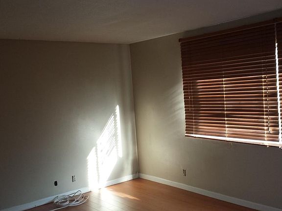2nd image of 41 Victoria Ln #A