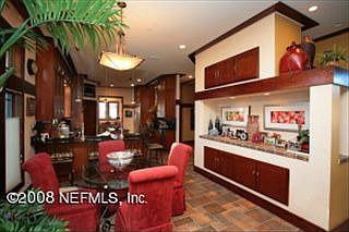 4th image of 82 Nicole Ln